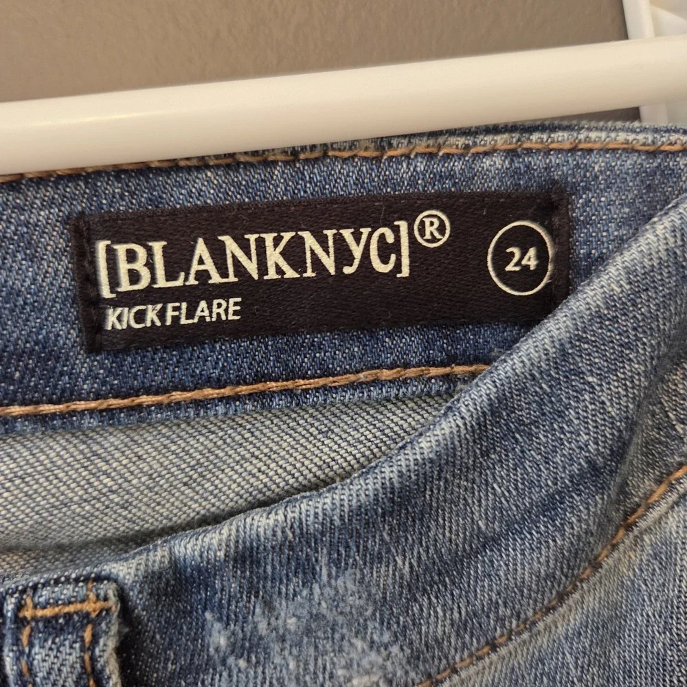 NWT Free People‎ BlankNYC Jeans Women's Size 24 Boho Fray Crop Studs Embroidered